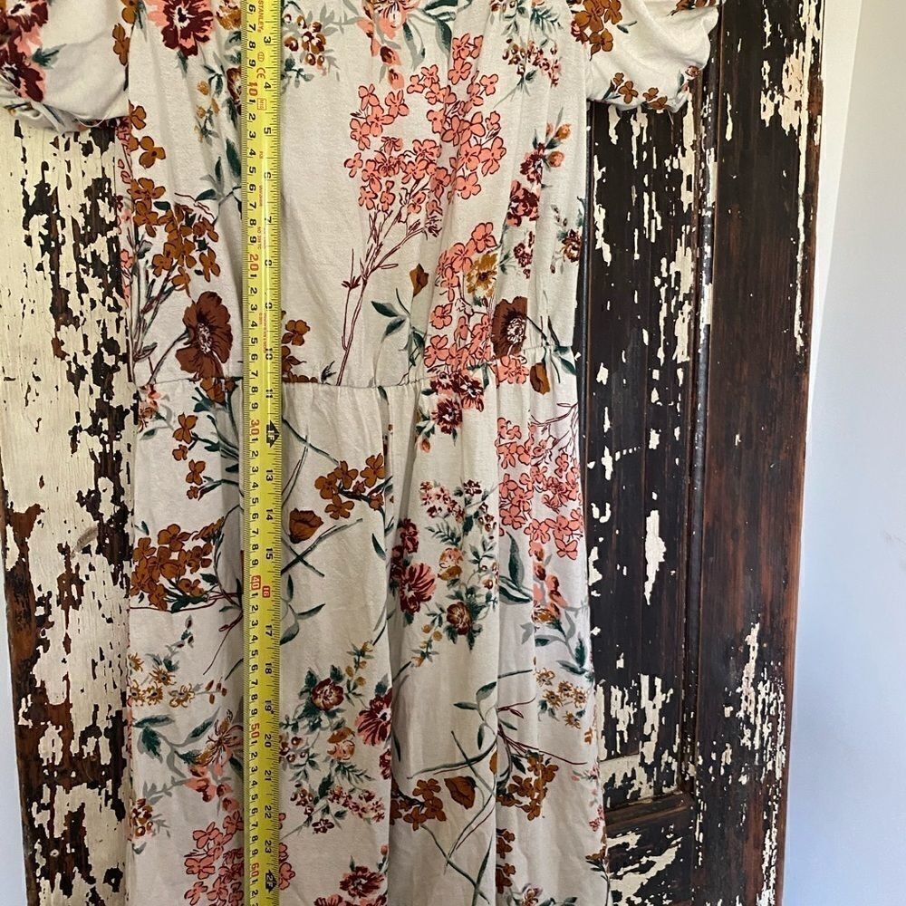 Floral dress.  - Picture 10 of 10